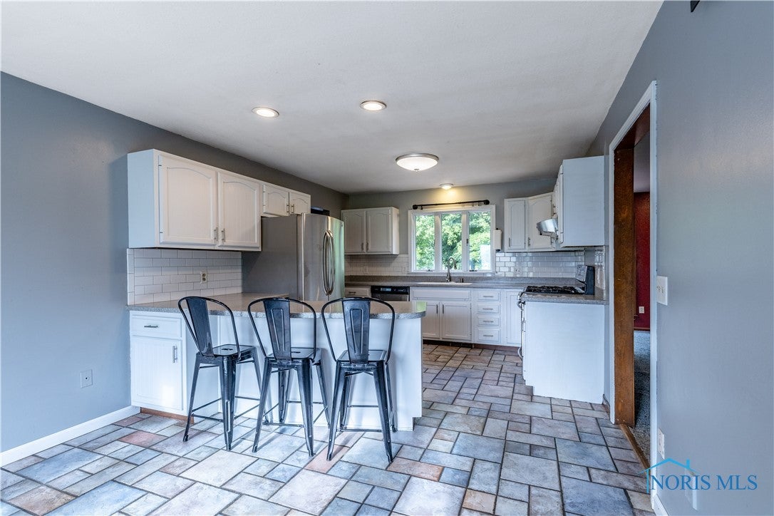 30431 Lemoyne Road Walbridge, OH 43465 - Photo 11 of 50 Gallery Image 11