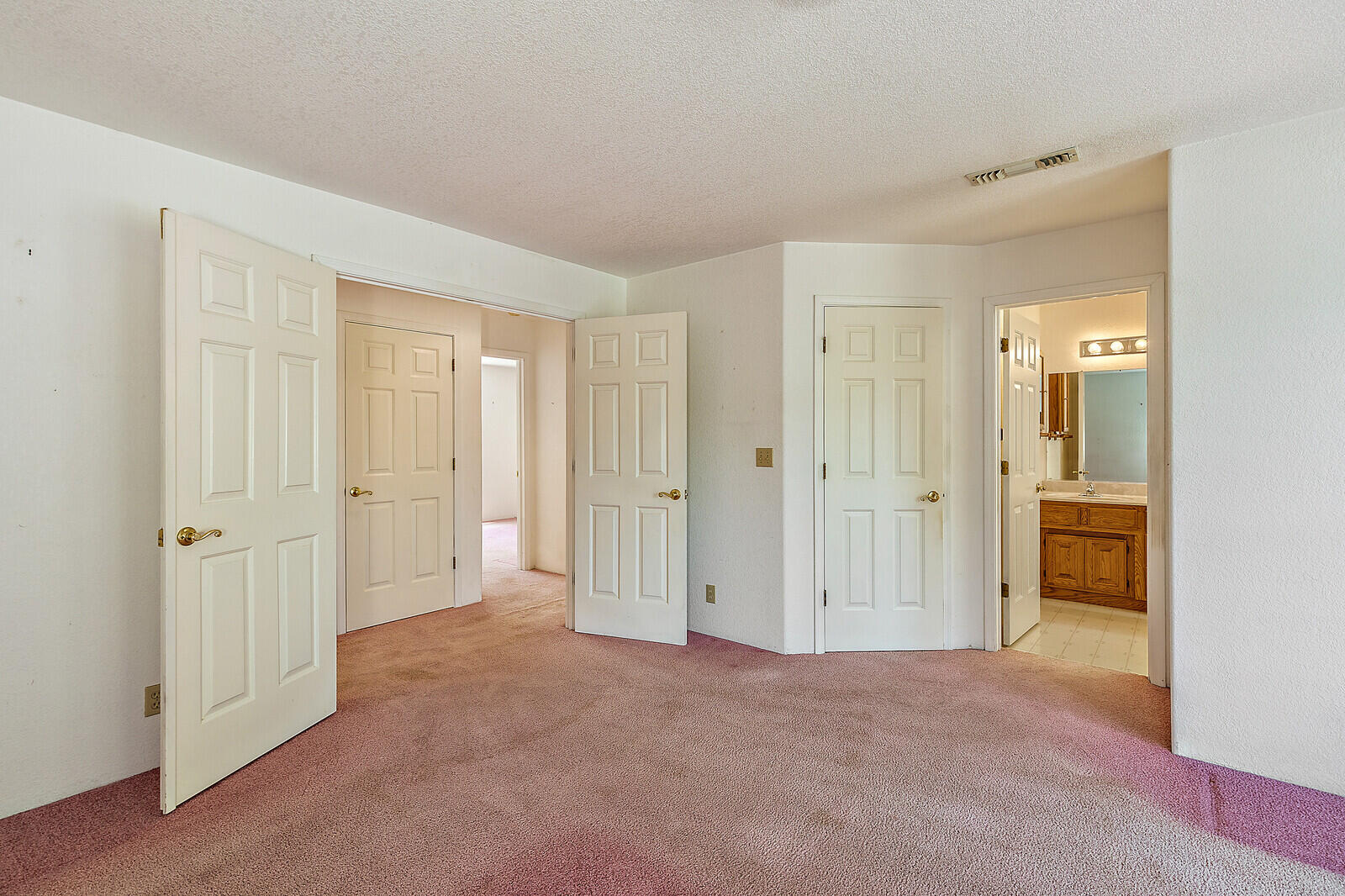 7212 Lower River Road Grants Pass, OR 97526 - Photo 19 of 31 a view of a livingroom with a storage & utility room