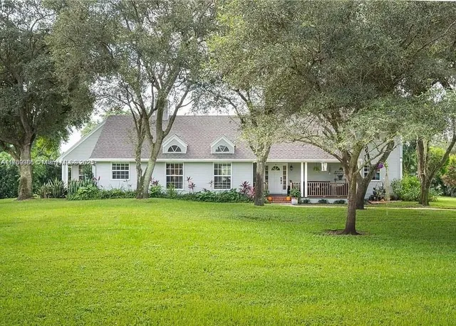 $2,699,000 | 13500 Southwest 55th Street, Southwest Ranches, FL 33330