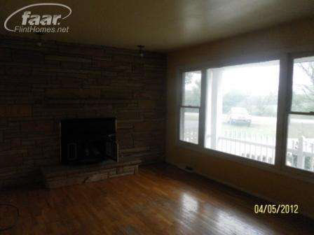 7164 Torrey Road Swartz Creek, MI 48473 - Photo 4 of 9 20153046-3.JPG