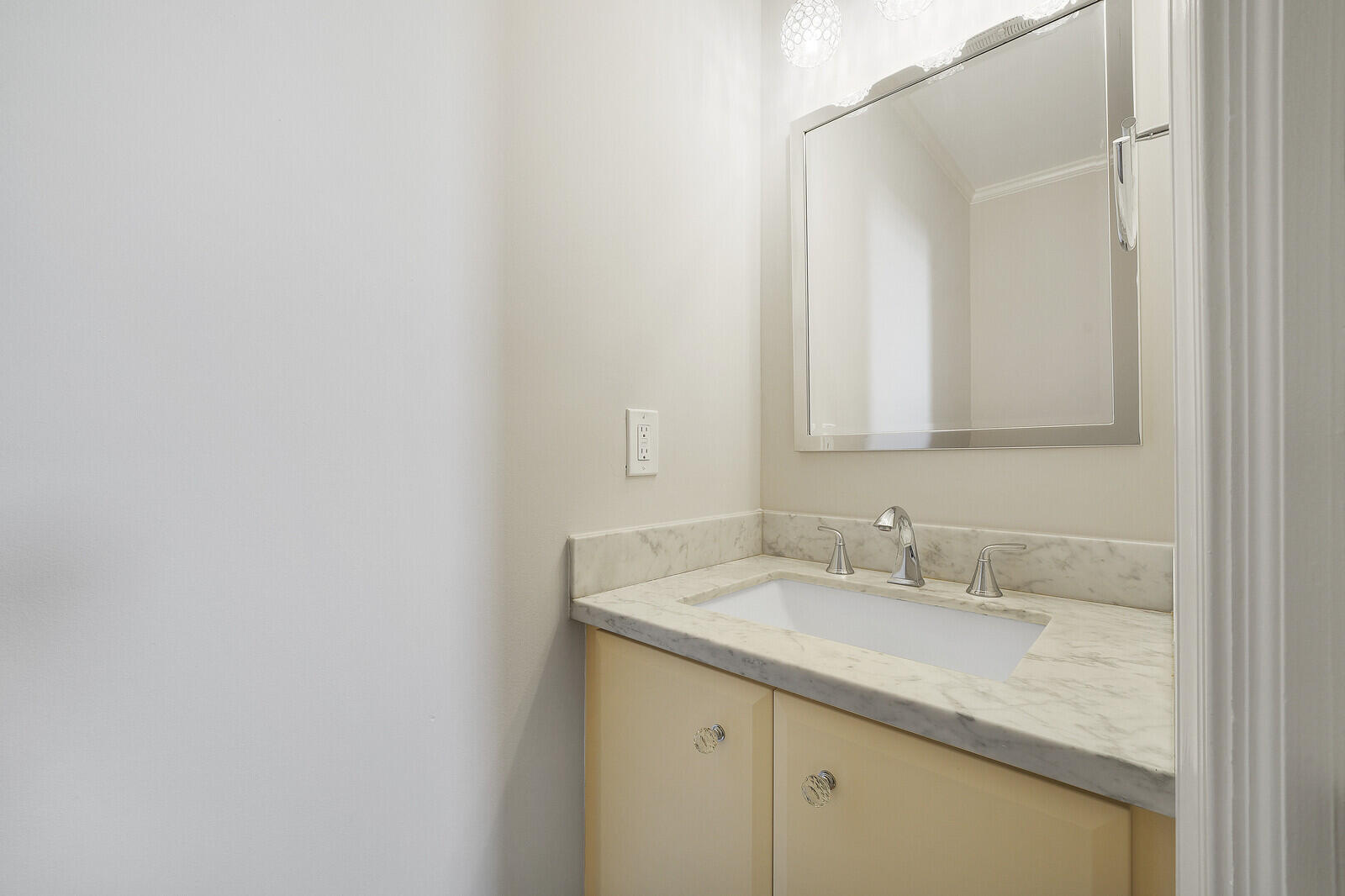 683 Dover Street, Unit 683 685 Boca Raton, FL 33487 - Photo 14 of 31 10_DSC01971_mls