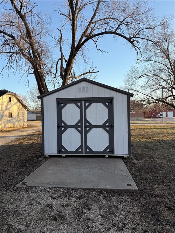 706 Schofield Street Waverly, KS 66871 - Photo 4 of 16