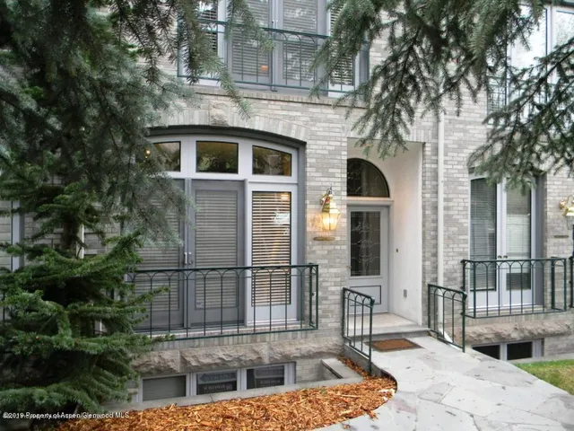 a house view with a outdoor space