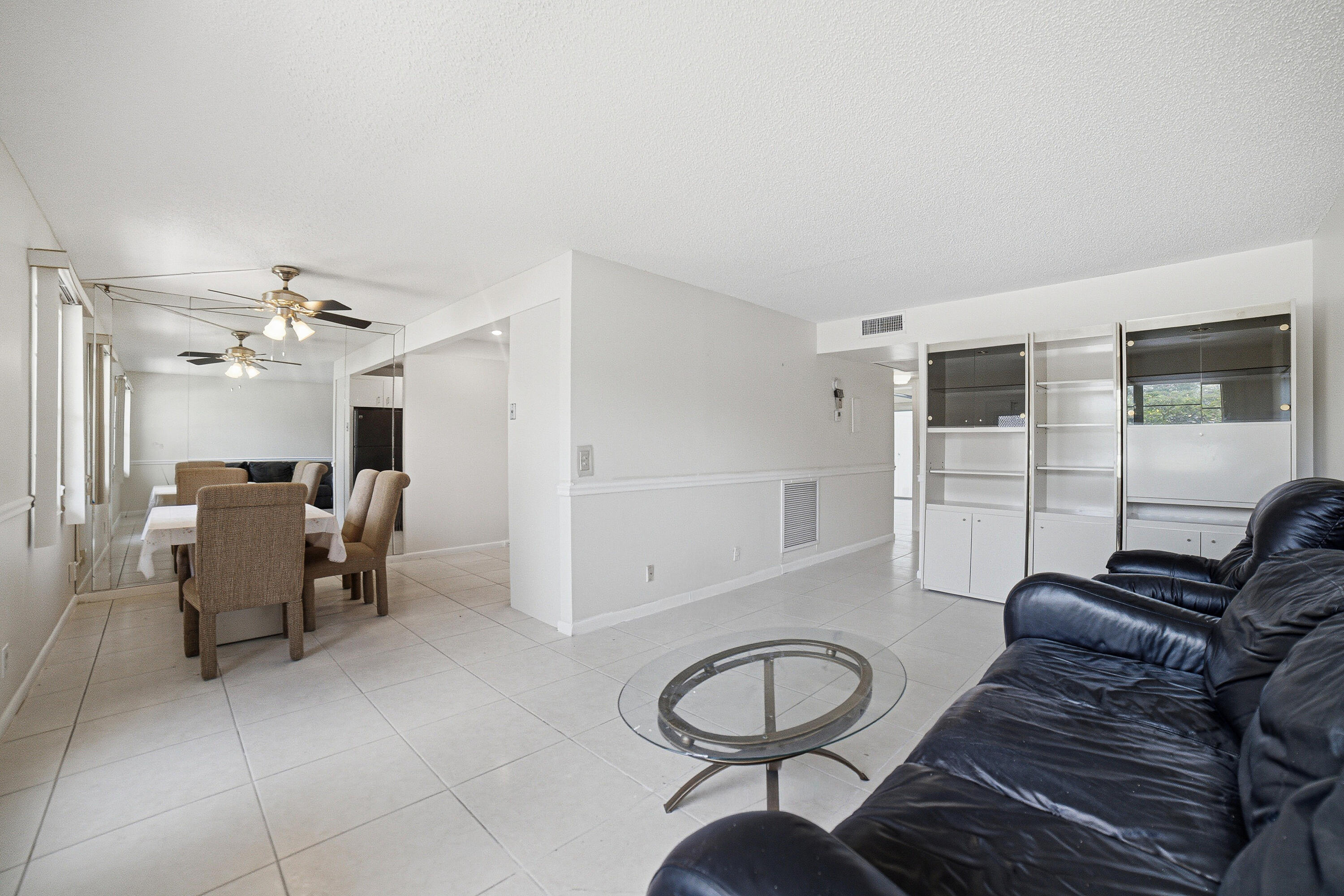 1025 Newcastle B, Unit 1025 Boca Raton, FL 33434 - Photo 6 of 31 Livingroom-B