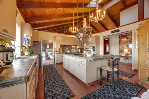 $1,749,000 | 700 Old King Road, Petaluma, CA 94952