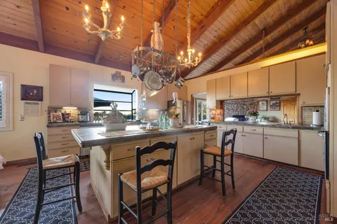 $1,749,000 | 700 Old King Road, Petaluma, CA 94952