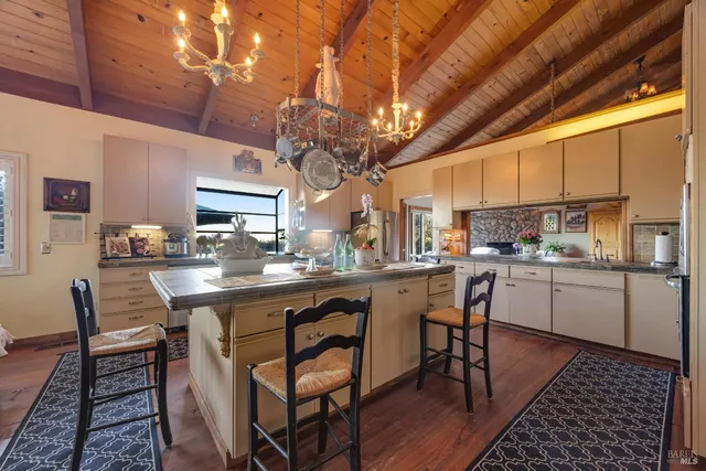 $1,799,000 | 700 Old King Road, Petaluma, CA 94952