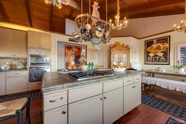 $1,799,000 | 700 Old King Road, Petaluma, CA 94952