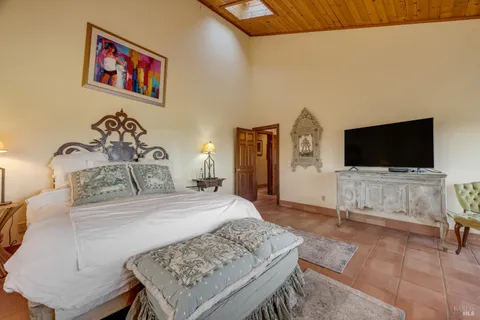 $1,749,000 | 700 Old King Road, Petaluma, CA 94952