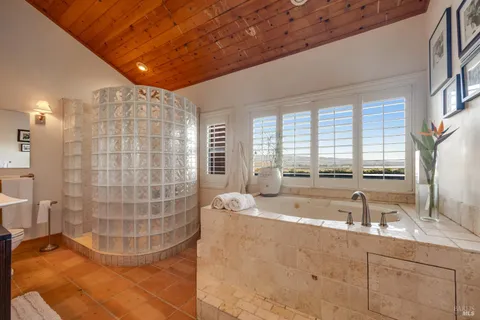 $1,749,000 | 700 Old King Road, Petaluma, CA 94952