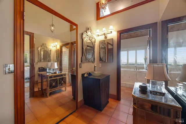 $1,799,000 | 700 Old King Road, Petaluma, CA 94952