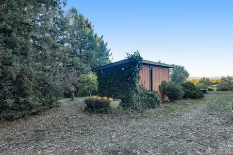 $1,749,000 | 700 Old King Road, Petaluma, CA 94952