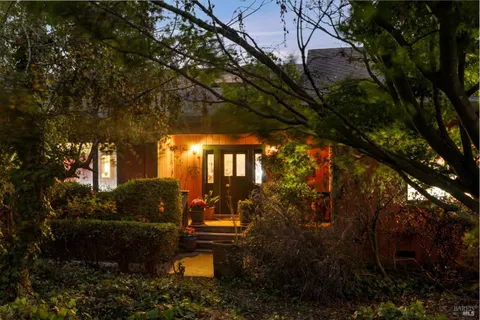 $1,598,000 | 700 Old King Road, Petaluma, CA 94952