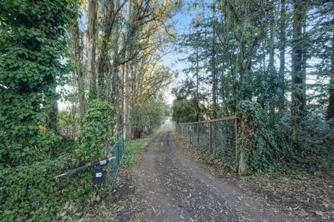 $1,749,000 | 700 Old King Road, Petaluma, CA 94952