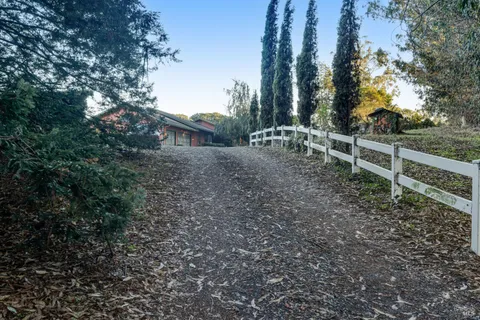 $1,749,000 | 700 Old King Road, Petaluma, CA 94952