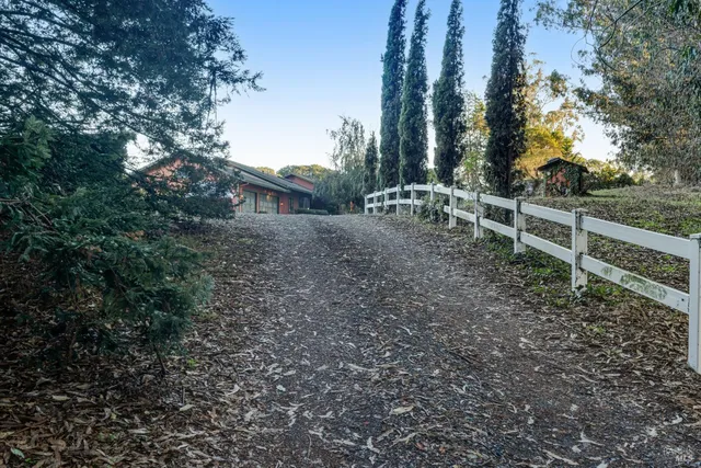 $1,799,000 | 700 Old King Road, Petaluma, CA 94952
