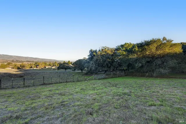 $1,799,000 | 700 Old King Road, Petaluma, CA 94952