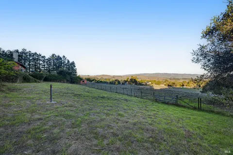 $1,749,000 | 700 Old King Road, Petaluma, CA 94952
