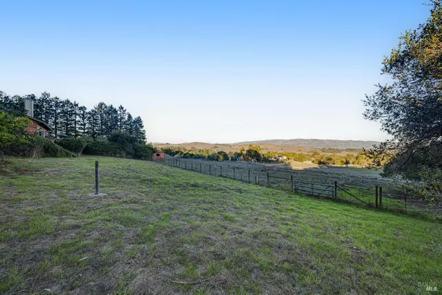 $1,799,000 | 700 Old King Road, Petaluma, CA 94952