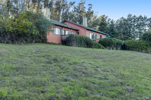 $1,749,000 | 700 Old King Road, Petaluma, CA 94952