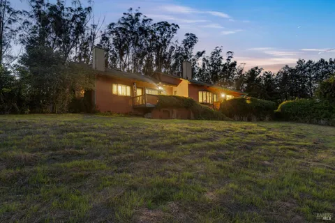 $1,749,000 | 700 Old King Road, Petaluma, CA 94952