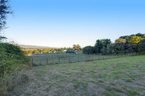$1,749,000 | 700 Old King Road, Petaluma, CA 94952