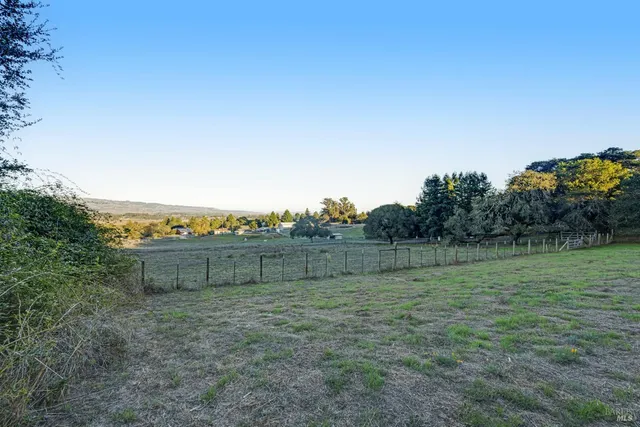$1,799,000 | 700 Old King Road, Petaluma, CA 94952