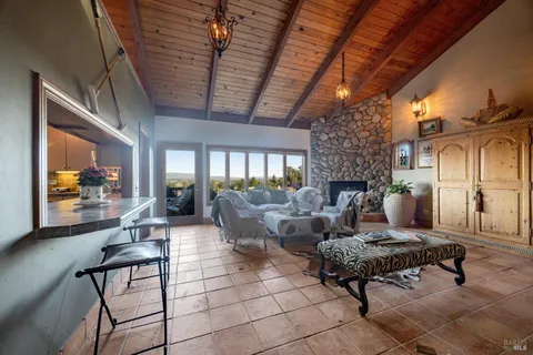 $1,749,000 | 700 Old King Road, Petaluma, CA 94952