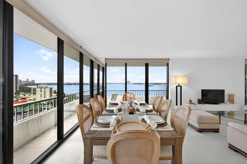 $1,195,000 | 5540 North Ocean Drive, Unit 14B, Singer Island, FL 33404