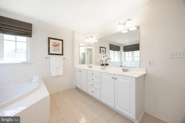 $675,000 | 306 Winchester Lane, West Grove, PA 19390