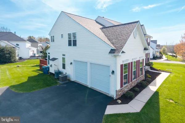 $675,000 | 306 Winchester Lane, West Grove, PA 19390