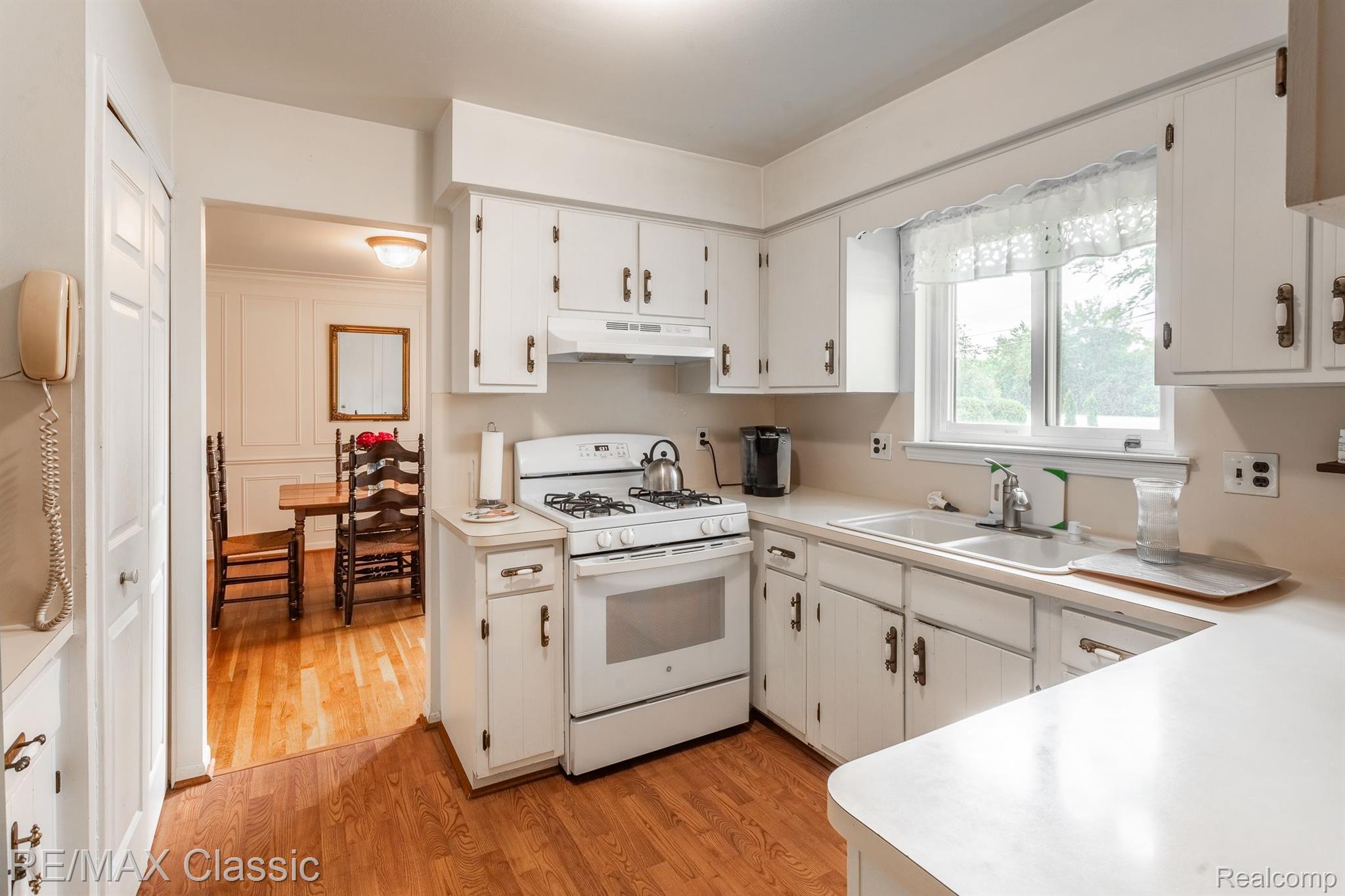 25886 Branchaster Road Farmington, MI 48336 - Photo 10 of 35 Gallery Image 10
