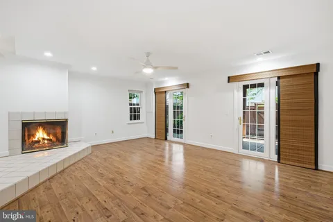 $775,000 | 3911 Green Look Court, Fairfax, VA 22033