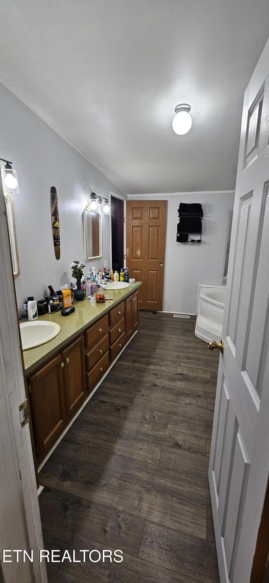 1679 Kingtown Road Winfield, TN 37892 - Photo 15 of 21 Double Sink Bath