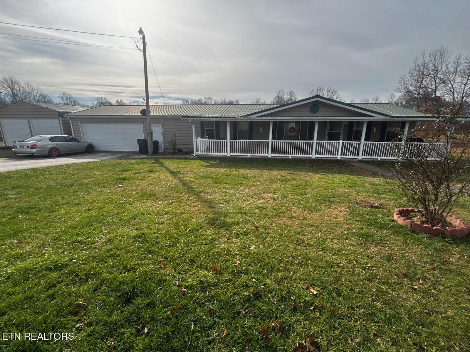 1679 Kingtown Road Winfield, TN 37892 - Photo 2 of 21 Peaceful Home!