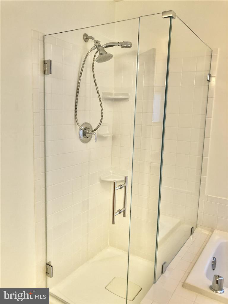 1981 Logan Manor Drive Reston, VA 20190 - Photo 13 of 28