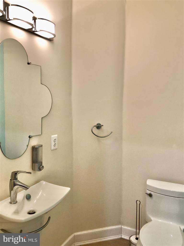 1981 Logan Manor Drive Reston, VA 20190 - Photo 21 of 28