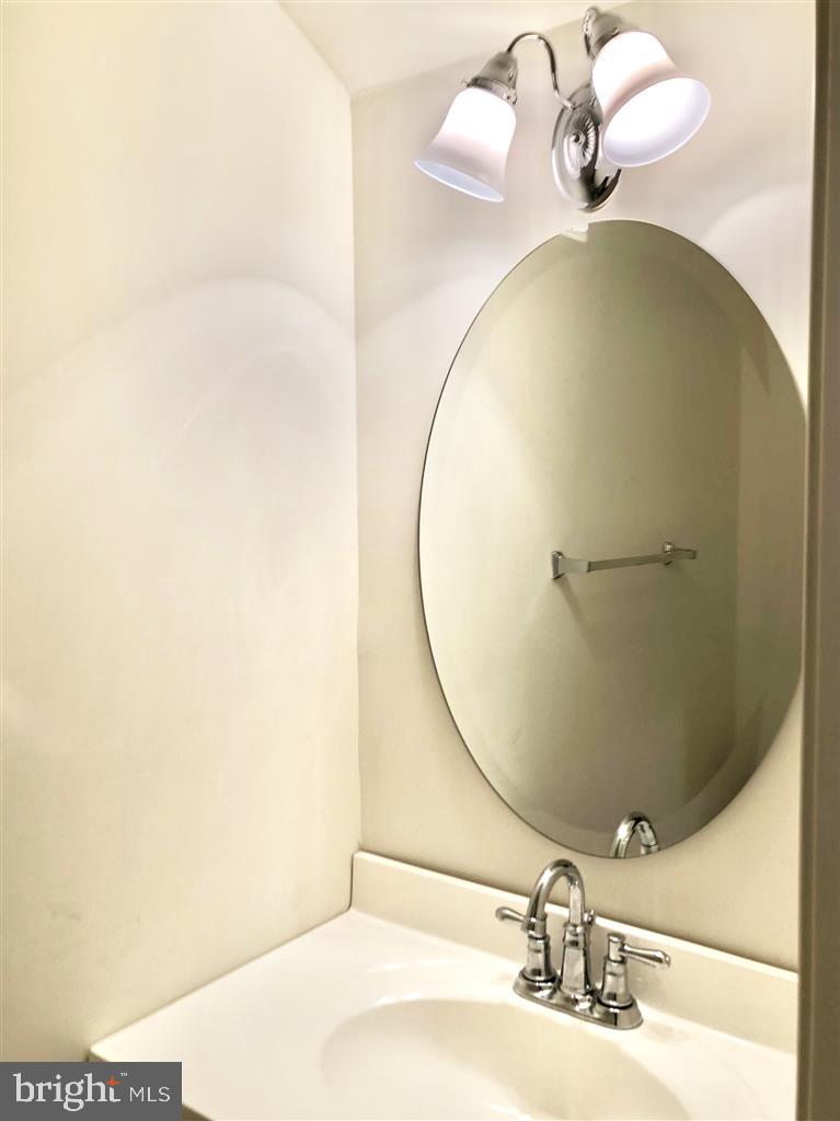 1981 Logan Manor Drive Reston, VA 20190 - Photo 23 of 28