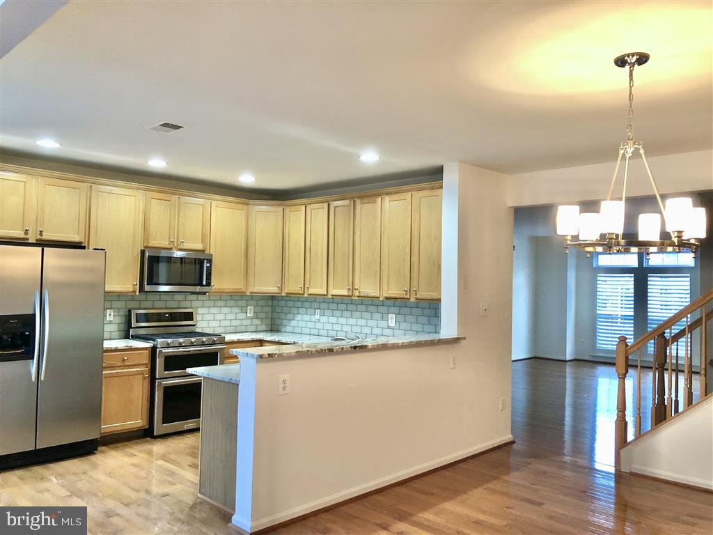 1981 Logan Manor Drive Reston, VA 20190 - Photo 5 of 28