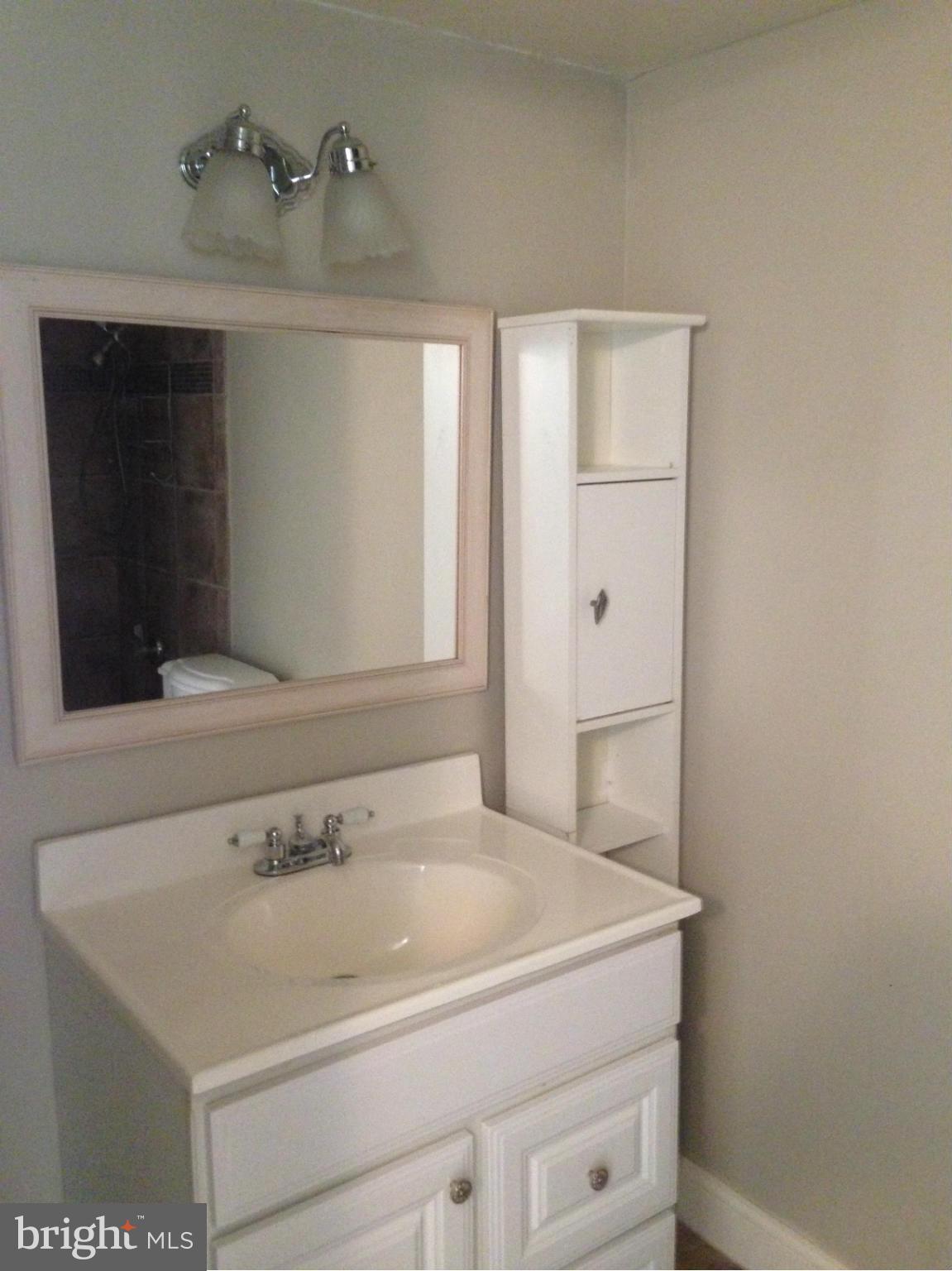 5911 Edsall Road, Unit 107 Alexandria, VA 22304 - Photo 8 of 11 Bath
