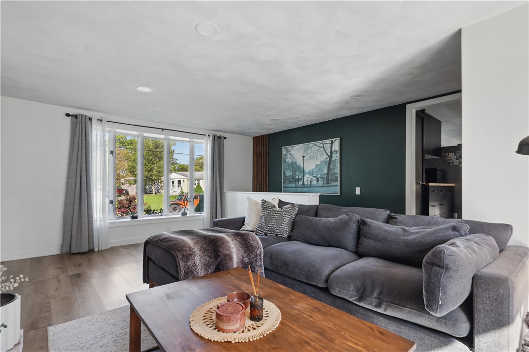 102 Julian Road Warwick, RI 02889 - Photo 11 of 35