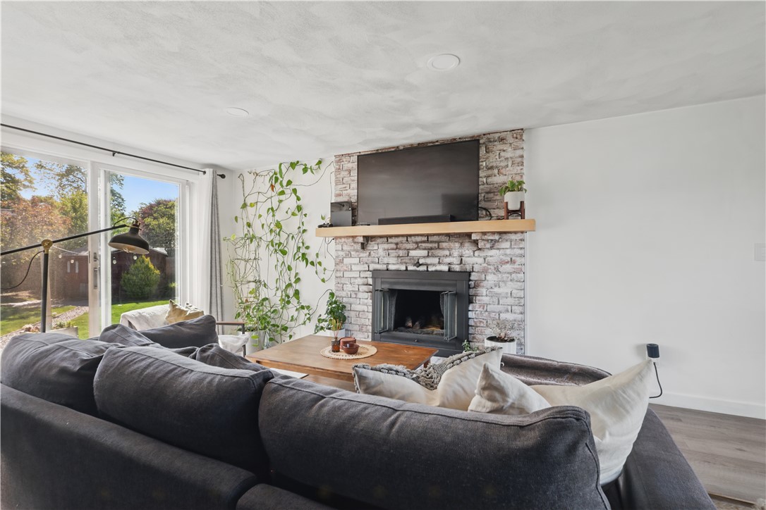 102 Julian Road Warwick, RI 02889 - Photo 13 of 35