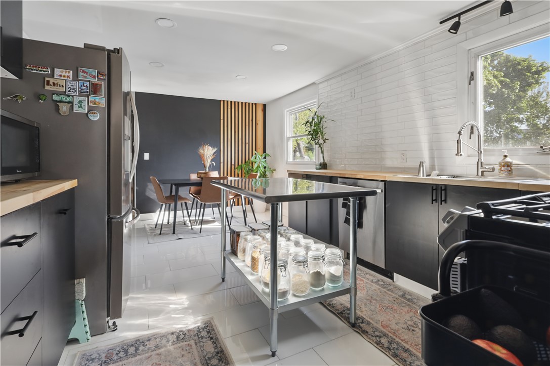 102 Julian Road Warwick, RI 02889 - Photo 15 of 35