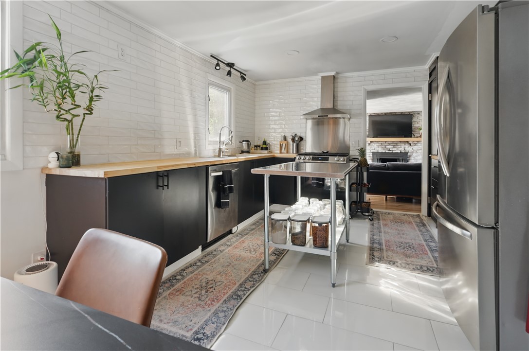 102 Julian Road Warwick, RI 02889 - Photo 16 of 35