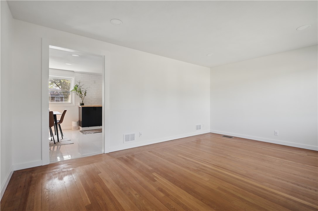 102 Julian Road Warwick, RI 02889 - Photo 22 of 35