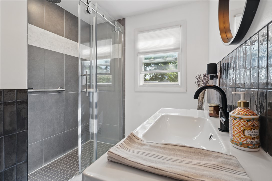 102 Julian Road Warwick, RI 02889 - Photo 24 of 35