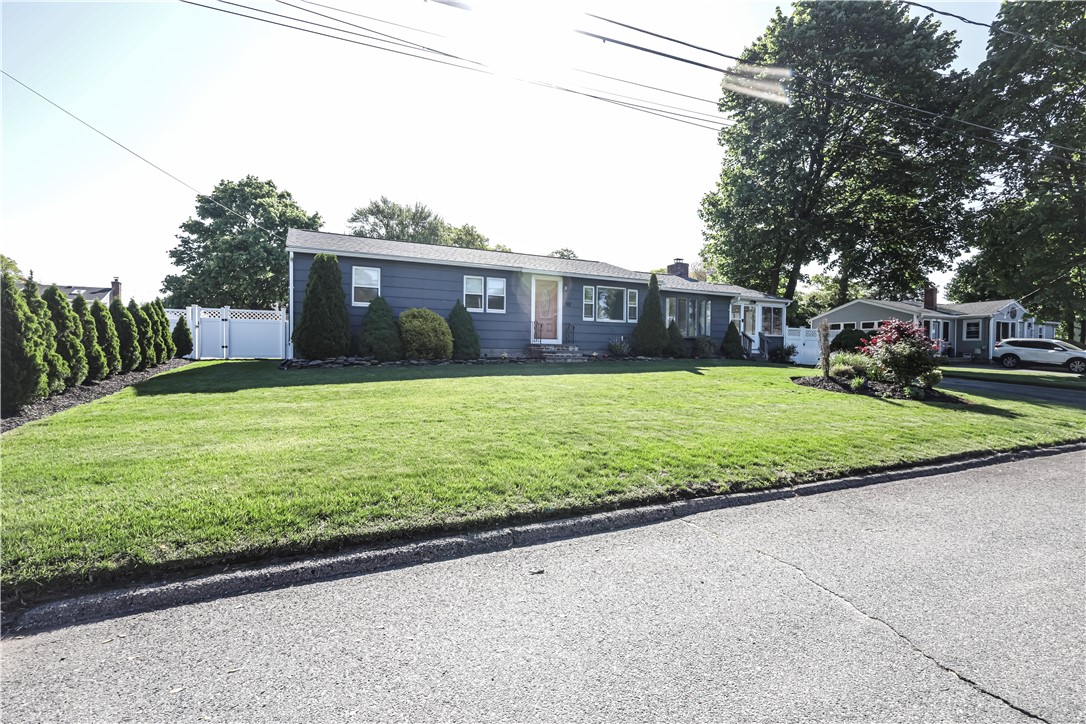 102 Julian Road Warwick, RI 02889 - Photo 3 of 35