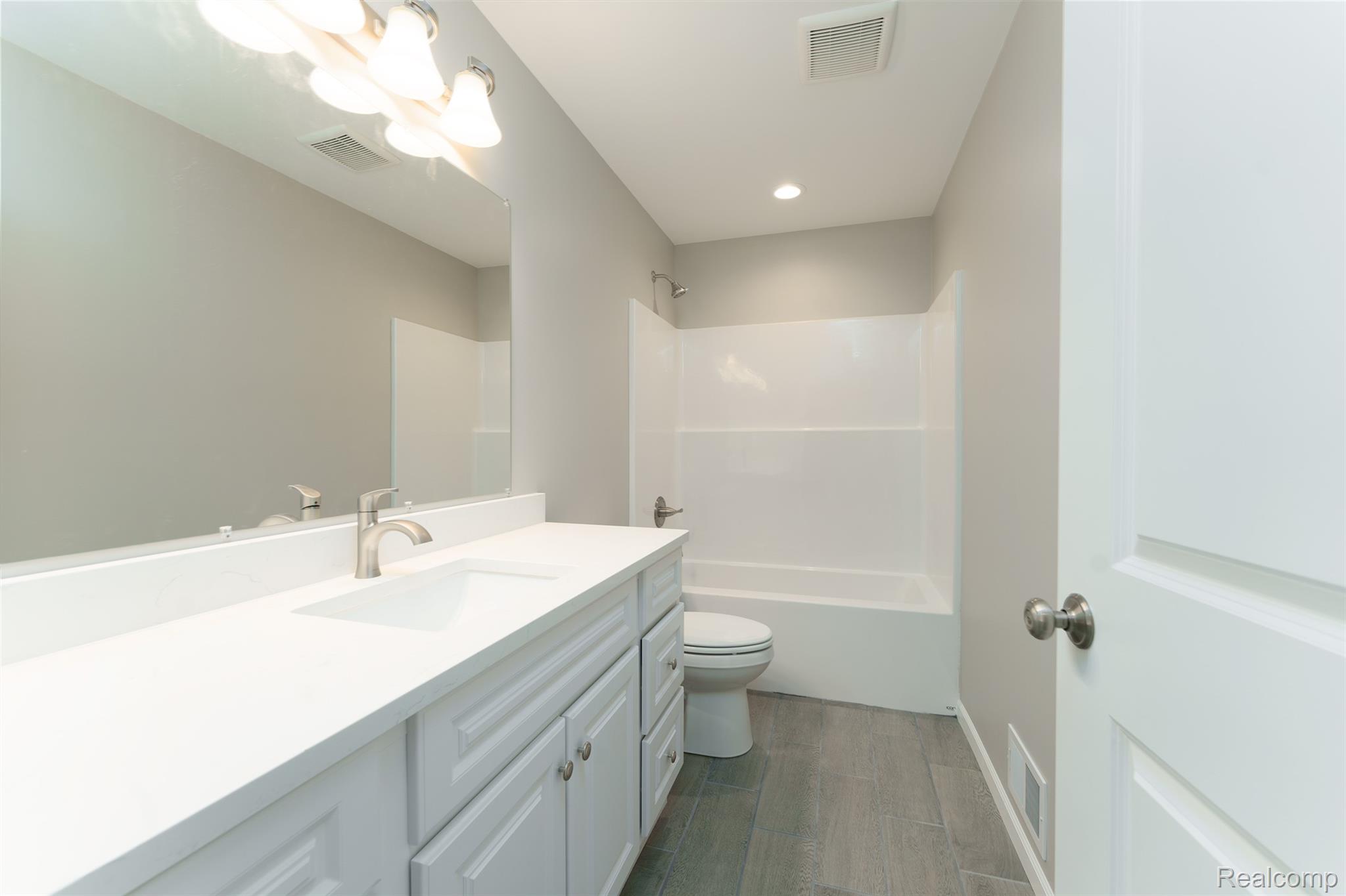 10551 West Allen Road Fowlerville, MI 48836 - Photo 15 of 34 DSC07822.jpg