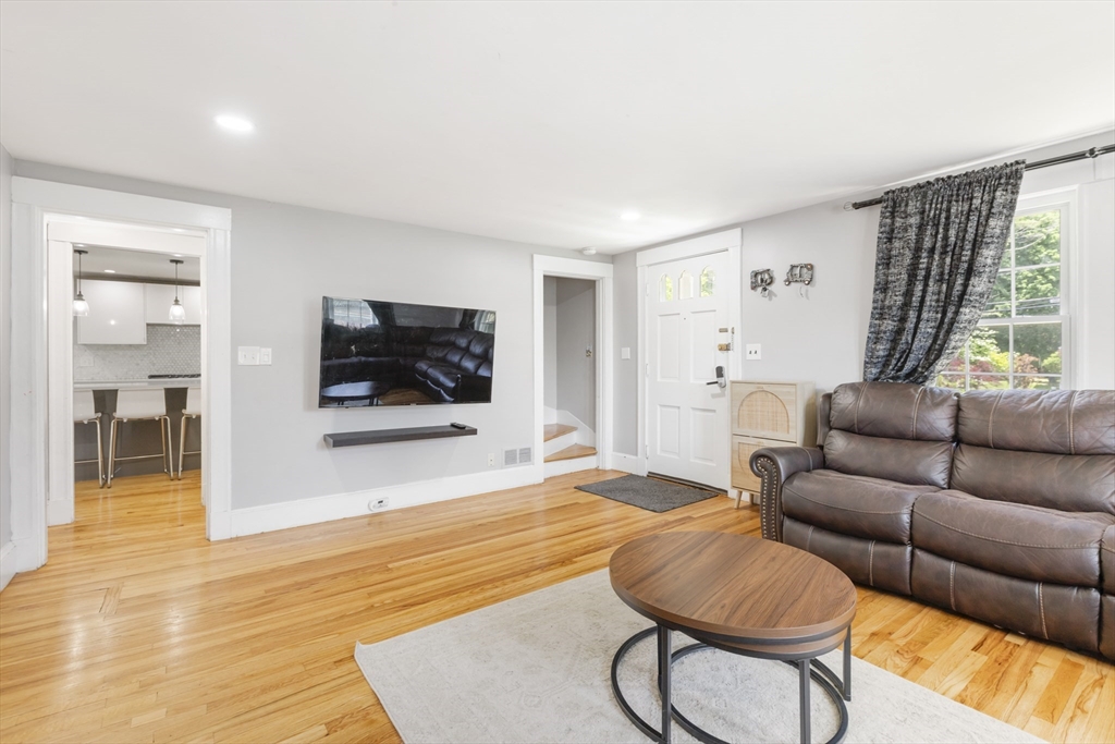 665 South Main Street Sharon, MA 02067 - Photo 4 of 23