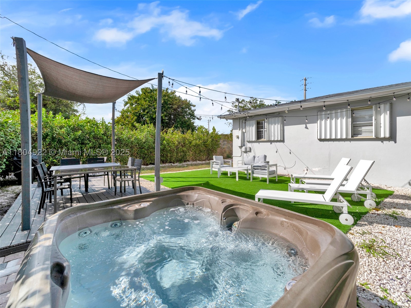 421 West Pembroke Road Hallandale, FL 33009 - Photo 14 of 24 Gallery Image 14